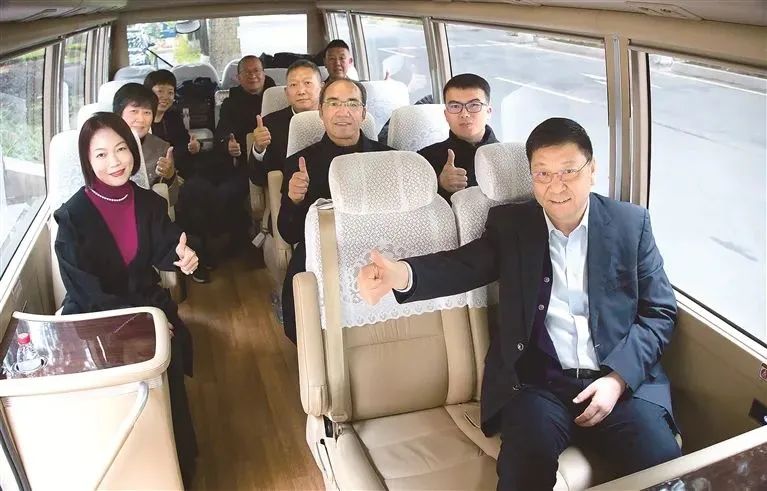 20240306-1-佰利乐循环组织收看第十四届天下人民代表大会第二次聚会开幕会.jpg